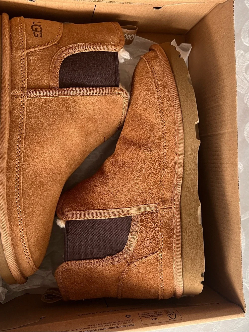 ✨New Girls UGG Kids Chestnut Suede Slip-On Boots with Shearling✨